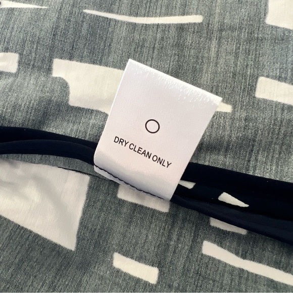 Paperwhite by Anthropologie Woman’s Blue White Geometric Single Breast Blazer 8 - Picture 10 of 13